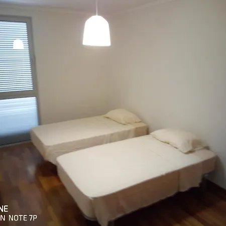 Costa Funchal, Santa Cruz, Madeira, Shared Two Bed בית אירוח סנטה קרוז