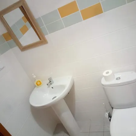 Costa Funchal Or Shared Room, Shared Bathroom Homestay szállás Santa Cruz
