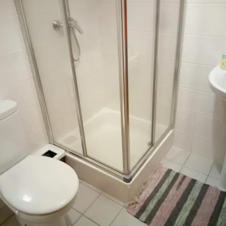 Costa Funchal Or Santa Cruz, Madeira Проживание в семье Санта-Крус