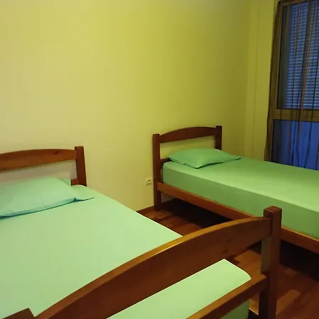 Costa Funchal Or Shared Room, Shared Bathroom Homestay szállás *